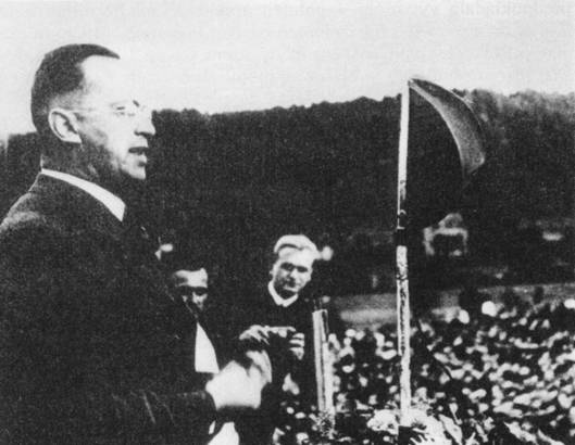 Konrad Henlein v Karlovch Varech (1937)